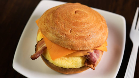 Bacon, Egg Cheese Croissant Roll (2 68201 00000