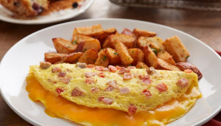 Bacon Ham Sau Omelet