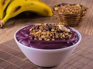 300Ml Açaí Banana Granola Leite Condensado