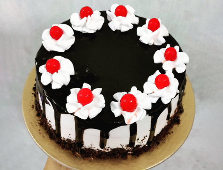 Eggless Black Forst Cake (1 Pound)