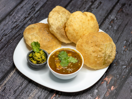 Matar Kachori (3 Pcs)