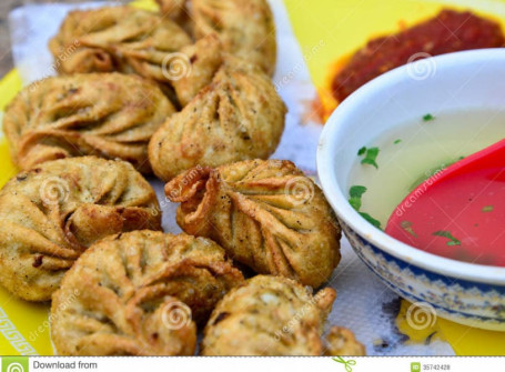 Fried Vegetable Momos (8Pcs)