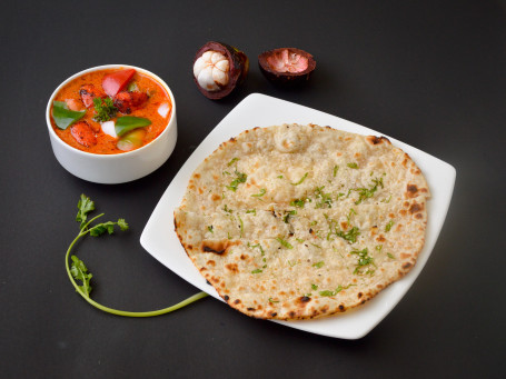 Kulcha (2 Pcs) With Kadai Chicken