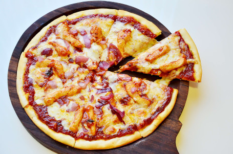 7 Zingy Chicken Pizza