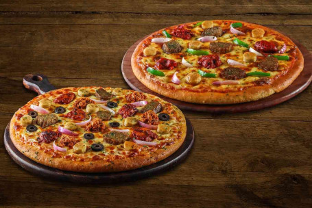 Combinação De Duas Pizzas Médias Não Vegetarianas Carregadas.