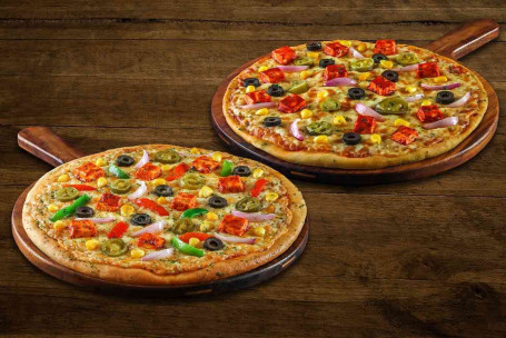 Combinação De Duas Pizzas Médias Carregadas Com Vegetais.