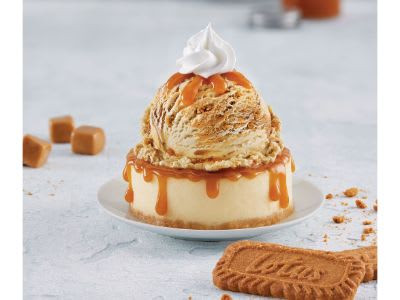 Sorvete Lotus Biscoff Com Sundae De Cheesecake De Molho De Caramelo