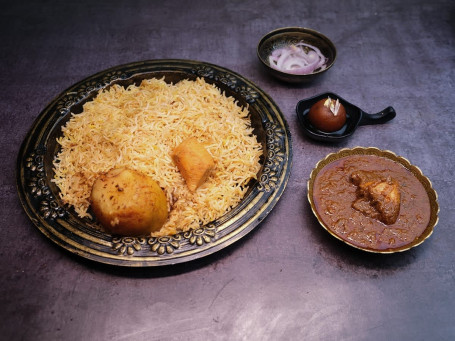 Chicken Biryani (1Pcs) With Bhuna Murg Masala [1 Pcs, 100Ml] Gulab Jamun (In Bento