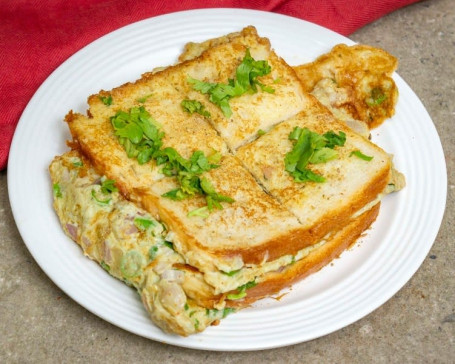 Healthy Chicken Cheese Bread Omelette