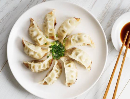 Steamed Momo Veg (10 Pcs)