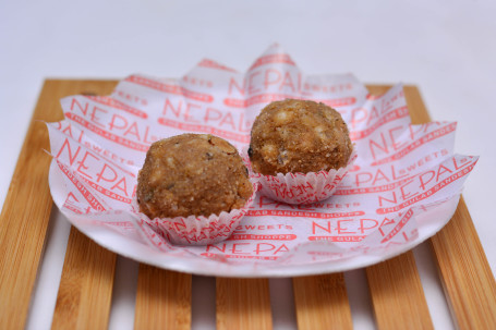 Gond Ladoo (2 Pcs)