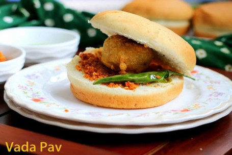 Butter Vada Paav