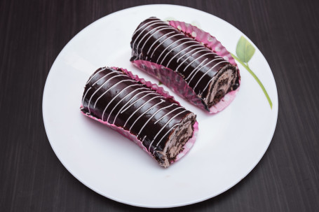Chocolate Swiss Roll Pastry