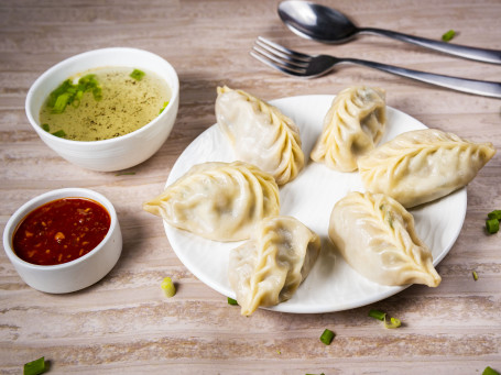 Chicken Steam Momos With Soup