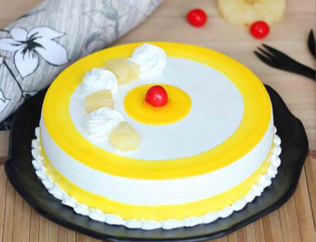 Eggless Pineapple Delite Cake (1Lb)