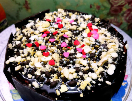 Crunch Chocolate Cashewnut Cake [500 Grams]