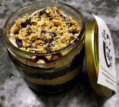 German Walnut Chocolate Jar Cake (350 Ml)