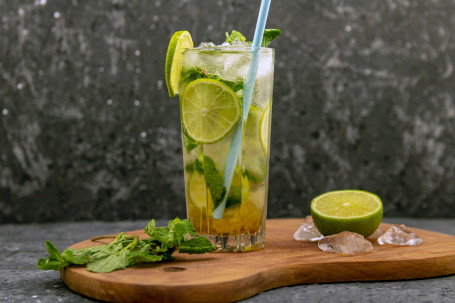 Fresh Lime Soda With Barbeque Wings