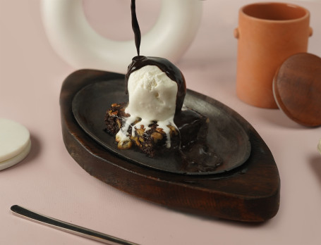Sizzling Browie With Ice Cream