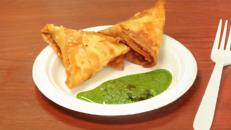 Milan Samosa (2)