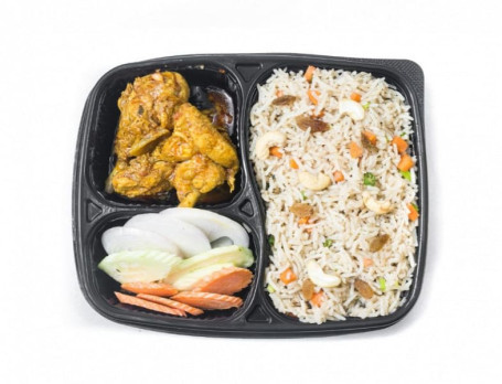 Bengali Fried Rice With Chicken Curry [2Pieces] And Salad