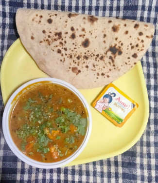 Matar Paneer Half Plate 5 Butter Roti With Mix Pickle