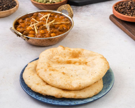 Amritsari Chana Naan Puri Combo