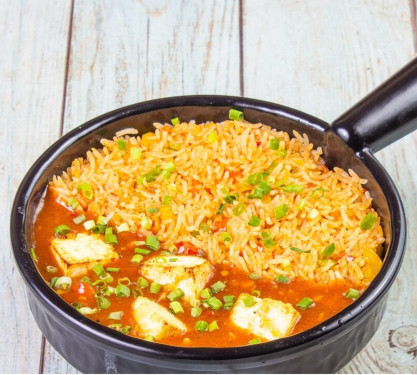 Chilly Paneer With Schezwan Rice