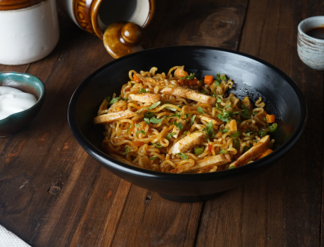 Chilli Garlic Maggi With Chicken