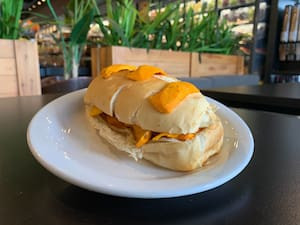 Pão Com Tucumã Queijo Coalho