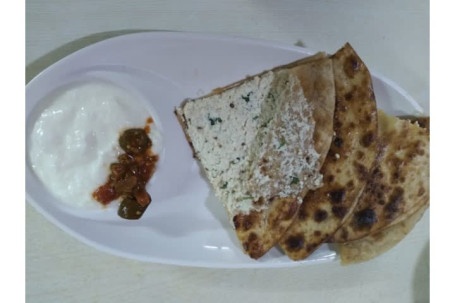 Paneer Paratha With Dahi And Pickles