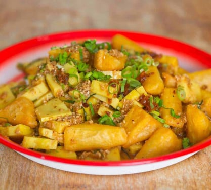 Burmese Chickpea Tofu Salad