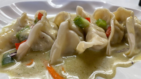 A4 Steam Dumpling With Curry Sauce 5Pcs.