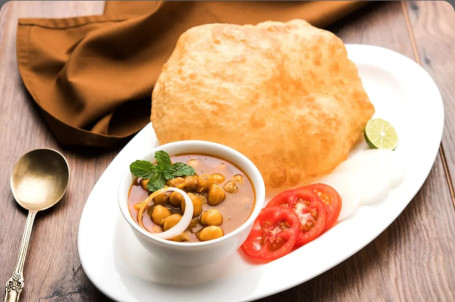 Chole Bhatue Bhature [2Pc]