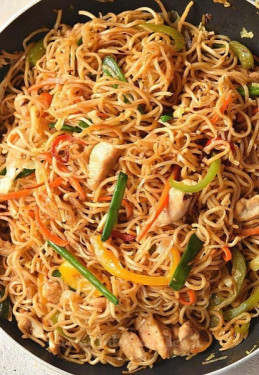 Chicken Wok Tossed Hakka Noddles