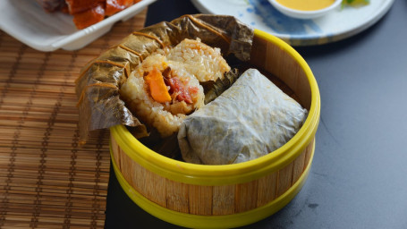 412. Lì Lì Yáo Zhù Nuò Mǐ Jī Delux Sticky Rice Wraps