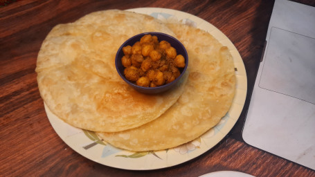 Paratha [2Pcs] Chana Masala Gajar Ka Halwa