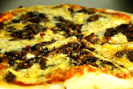 10 Roasted Garlic, Button Mushroom, Cheddar, Parmesan, Mix Herbs Pizza