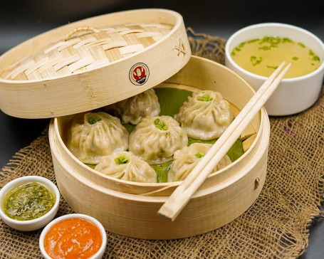 Veg Steamed Momo [6 Pieces] With Soup