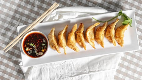 27. Fried Cabbage Pork Dumpling (8 Pcs)