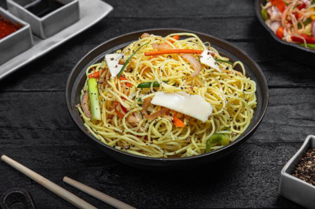 Veg Butter Pepper Garlic Noodle (Serves 1 2)