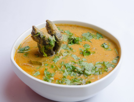 Aatukaal Paya (Mutton Leg Paaya Gravy)