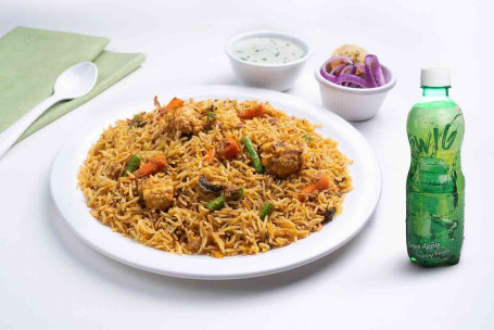 Combinação De Bebidas Hyderabadi Veg Dum Biryani