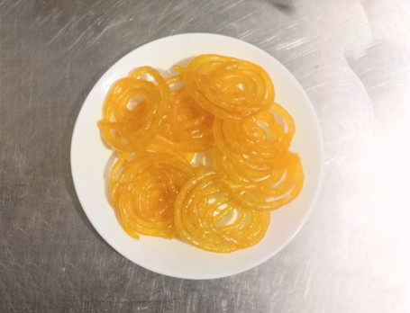 Jalebi (Fried In Pure Ghee)