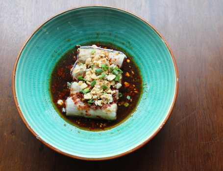 Chinese Cabbage Rolls With Pokchoy, Tofu, Shiitake And Celery (4 Pcs)