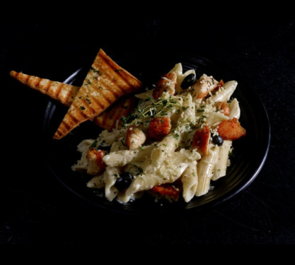 Spaghetti Alfredo Chicken Pasta