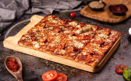 Madras Bbq Chicken Flammenkuchen