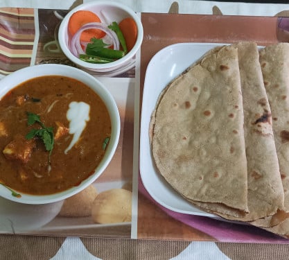 Butter Roti With Butter Paneer Masala
