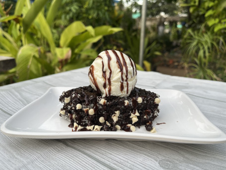 Charcoal Brownie Choco Sundae