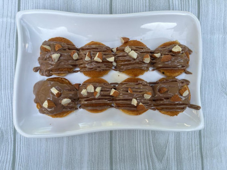 Choco Almonds (8 Pcs) (Eggless)